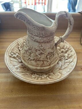 Antique-Style Cream & Brown Embossed Pitcher and Basin Set